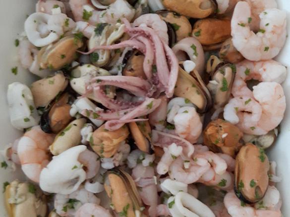 Meeresfrüchtesalat mit Weißweinessig