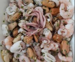 Meeresfrüchtesalat mit Weißweinessig