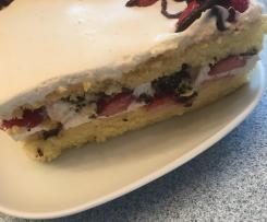 Biskuit-Erdbeer-Torte