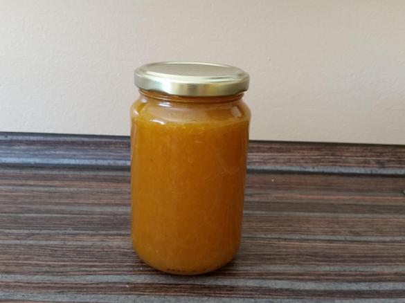 Aprikosenmarmelade mit Mango und Maracuja