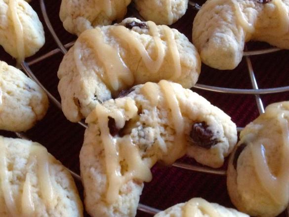 Kipferl mit Rumrosinen 