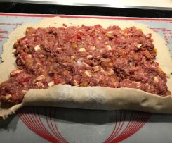 Salzige Quark-Öl-Teig Hackfleischrolle