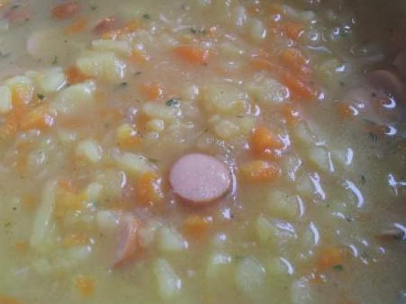 Kartoffelsuppe mit Würstchen