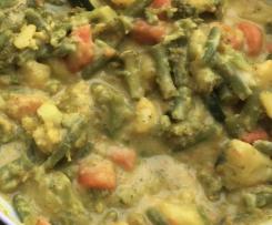 Gemüse-Kurkuma-Curry mit Kokosmilch