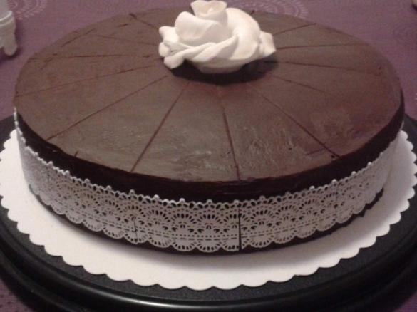 Schokoladen-Sahne-Torte