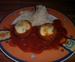 Hackbällchen mit Tomatensauce und Mozzarella überbacken und Reis 