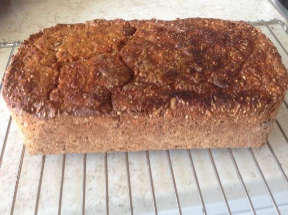 Dinkelbrot mit Körnern Doppelback