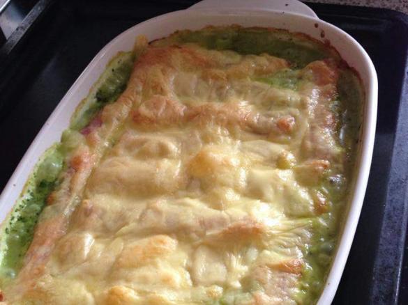 Schinkenröllchen auf Spinat