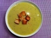 Cremige Wirsing-Parmesan-Suppe mit Brotcroutons