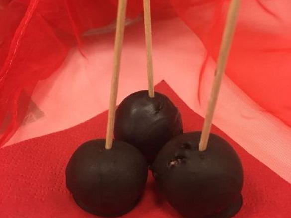 Himbeer-Kokos-Praline LCHF