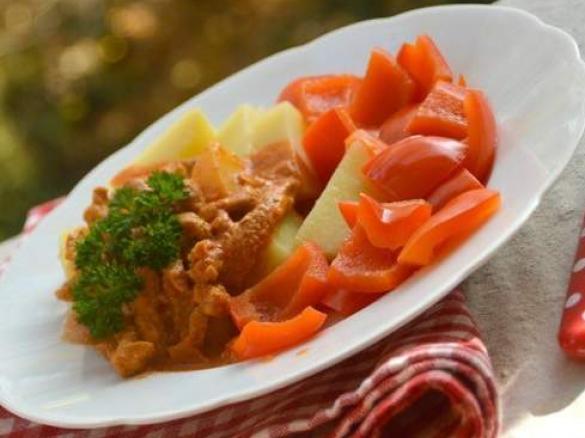 Gulasch mit Varomagemüse