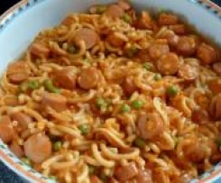 Würstchengulasch mit Gabelspaghetti