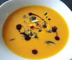 Kürbissuppe mit Orangensaft
