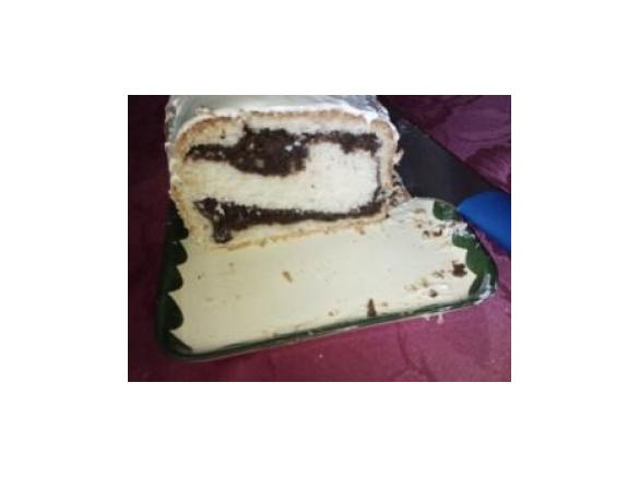 Gefüllter Nußkuchen