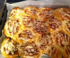 Cinnamon Rolls (Zimtschnecken)