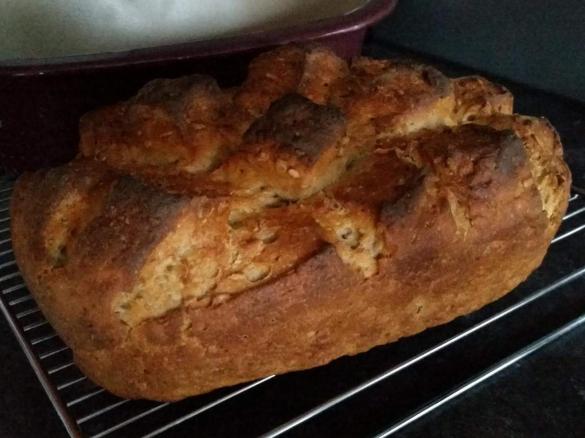 Dinkel/Roggenbrot mit Sonnenblumenkernen