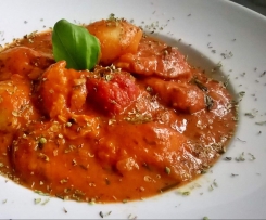 Gnocchi mit Tomaten-Sahne-Sauce