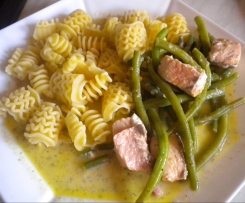 Lachs in Dill-Senf Sosse