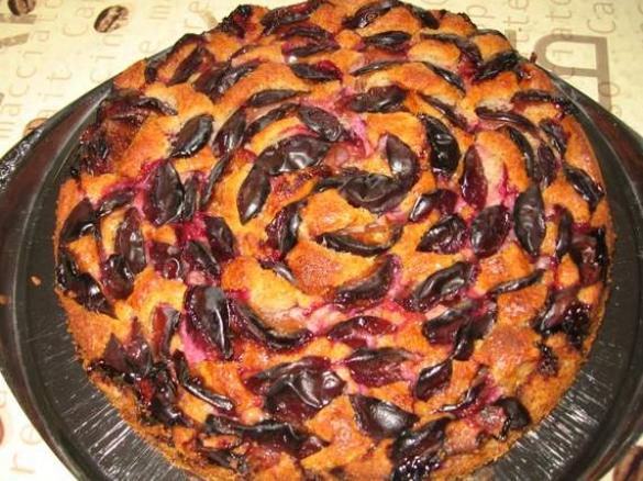 Pflaumenkuchen mit Mandel-Rührteig