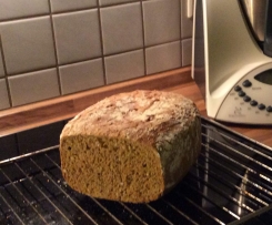 Dinkel Vollkorn Brot mit Möhren