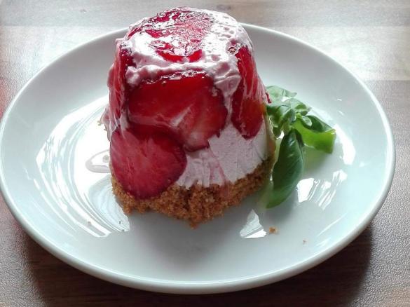 Erdbeer Minicharlotten - Erdbeer Mini Törtchen