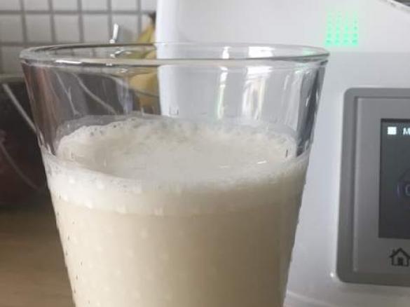 Banane Erdnuss Smoothie