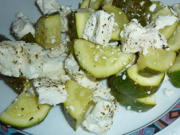 Zucchini mit Schafskäse und Tomatenreis