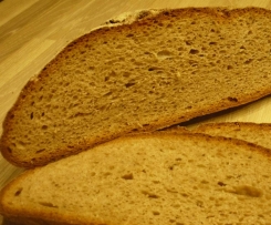 Variation von Fränkisches Roggen-Dinkel-Sauerteigbrot - als Walnussbaguett