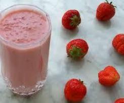 Erdbeerbuttermilch  Fruchtbuttermilch