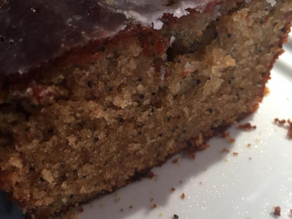 Saftiger Zitronen-Mohn-Kuchen (Lemon-Poppy Seed-Cake)