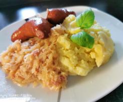 Sauerkraut mit Kasseler, Mettwurst und Stampfkartoffel