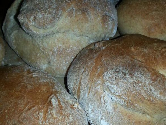 Rustikale Bauernbrötchen