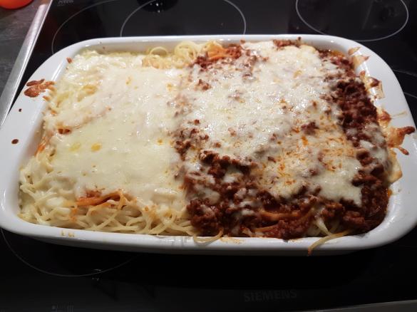 Spaghetti-Käse-Hackfleisch-Auflauf a la Borsti