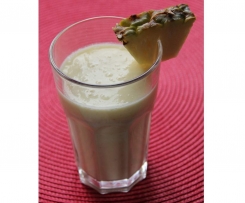Schneller Ananas-Kokos-Smoothie mit Ingwer