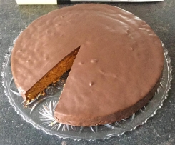 Karottenkuchen mit Mandeln & Zwieback