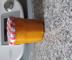 Aprikosen-Mandel-Marmelade mit Lavendel