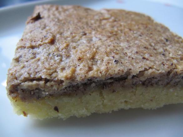 Helenenschnitten (Blechkuchen mit Makronenbelag)