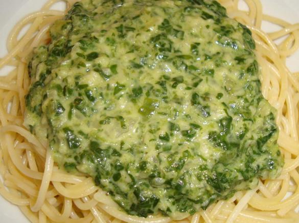 Spaghetti mit Rahmspinat