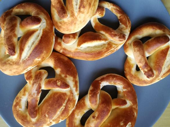Glutenfreie Laugenbrezeln