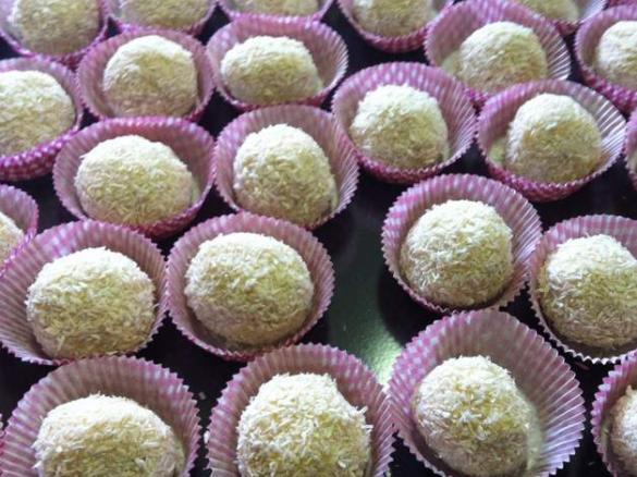 Kokos - Biskuit - Schneebälle