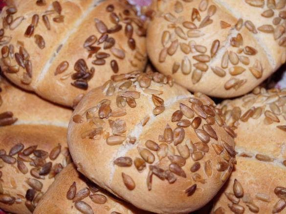 Dinkelsemmel mit Körner