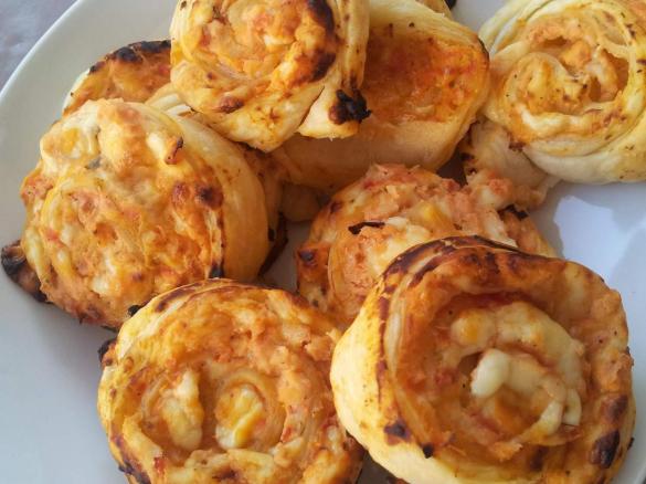 Pizza-Schnecken mit Blätterteig, schnell