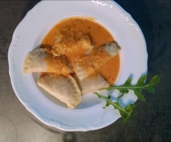 gefüllte Nudeltaschen mit Tomaten Frischkäse Soße- All in One