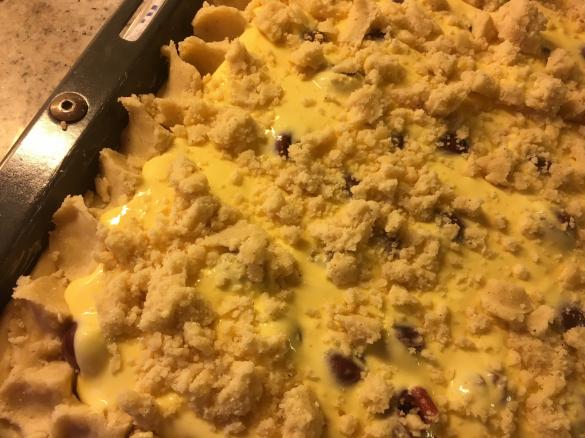 Kirsch-Quark-Streußelkuchen, Hefeteig