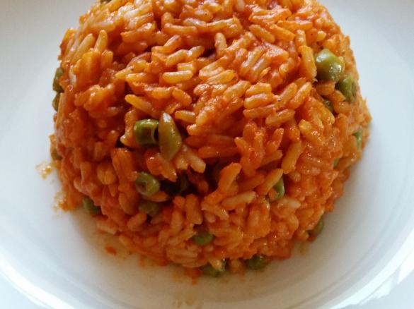 Djuvec Reis - mit Paprikamark und Erbsen
