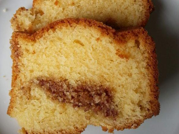 Gefüllter Rührkuchen