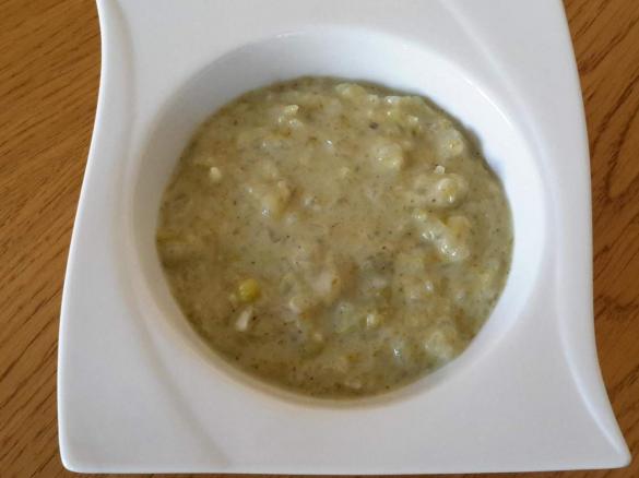 Brokkoli-Kohlrabisuppe mit Kartoffeln