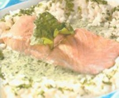 Variation von Lachsfilet mit Sauerampfersauce