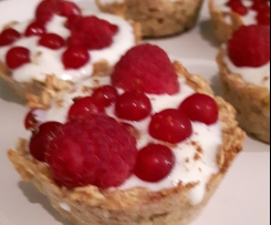Haferflocken-Joghurt-Törtchen mit Beeren