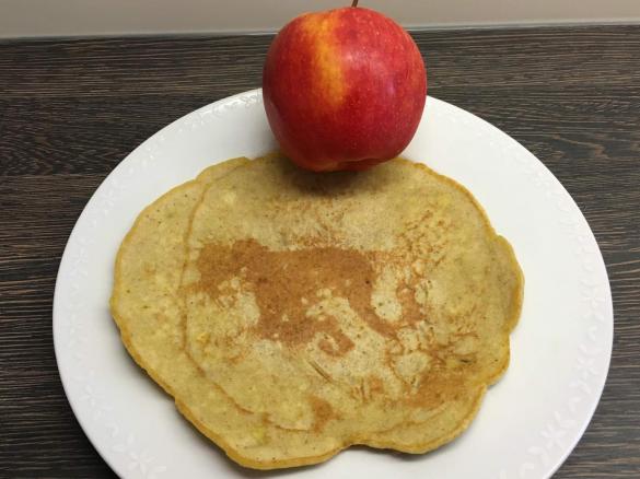 Glutenfreie Apfelpfannkuchen -schnell und saftig!